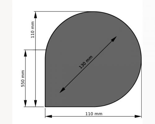 Das Bild zeigt eine kleine tropfenförmige Unterlage aus Stahl, die als Zubehör für einen Kaminofen verwendet wird. Die Abmessungen der Unterlage betragen 110 mm in der Breite, 550 mm in der Länge und 130 mm im diagonalen Teil des Tropfendesigns. Diese praktische Unterlage schützt den Boden und verleiht der Kaminofen-Ästhetik eine stilvolle Note. Ideal für den sicheren Einsatz eines Holzofens.