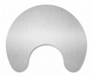Halbkreisförmige Edelstahlplatte mit gebürsteter Oberfläche, symmetrisch geschwungenen Kanten und glattem Finish.
